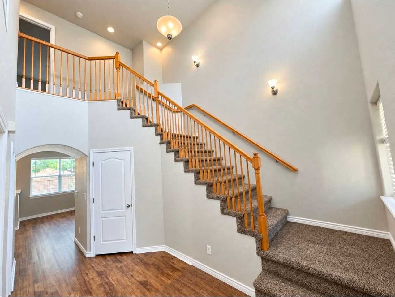 5551 29th St - Photo 5 of 22