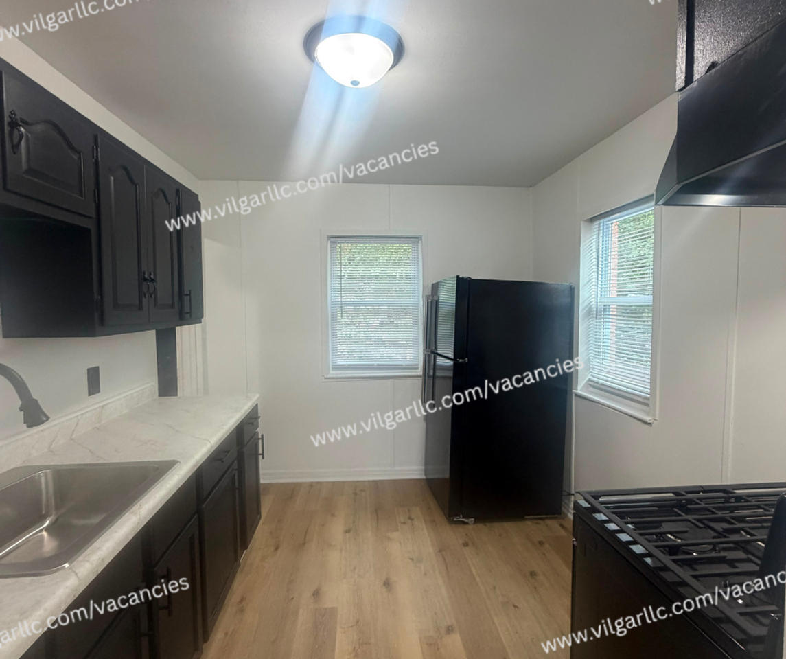 3449 Johnson St - Photo 4 of 17