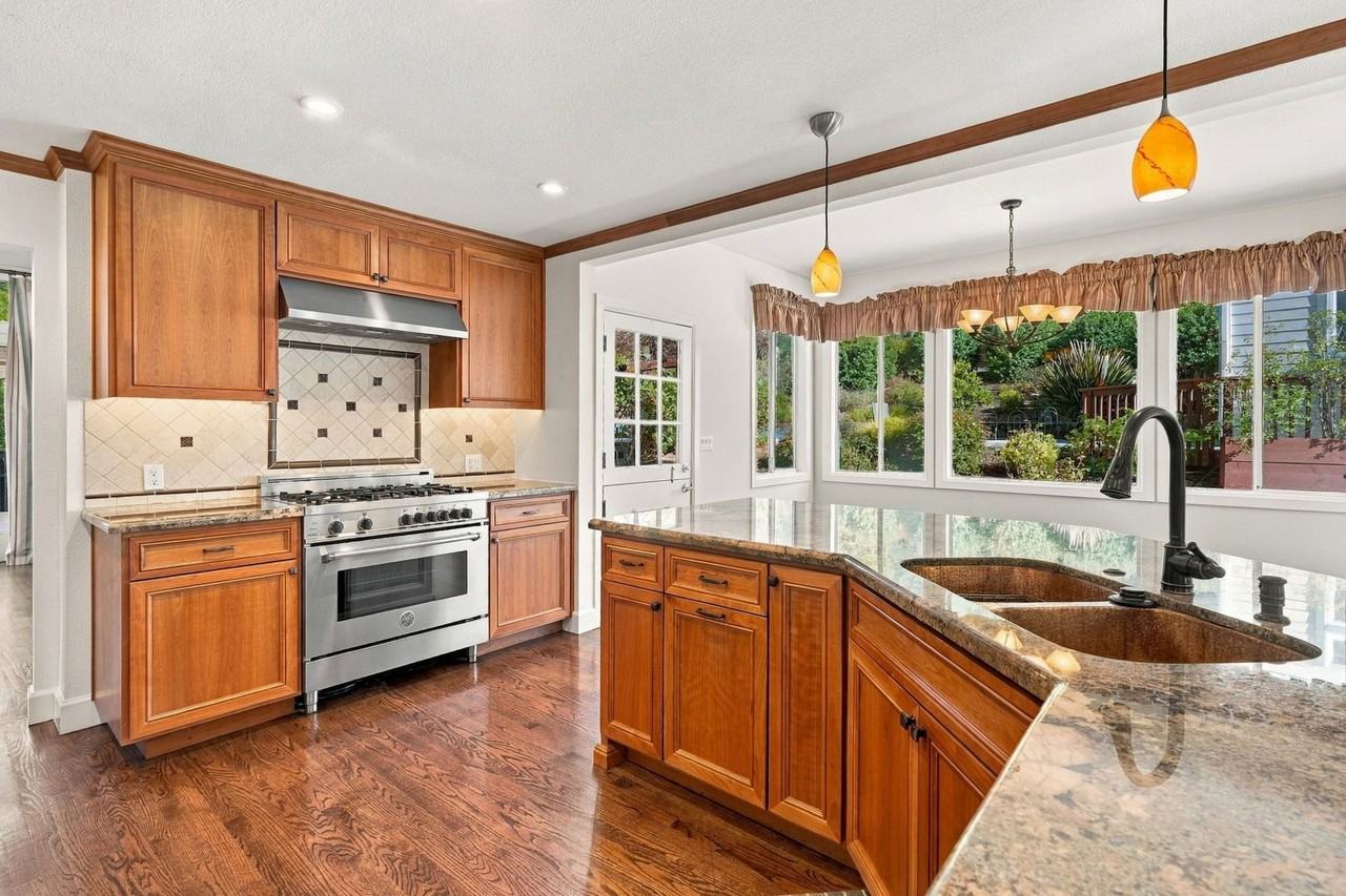 25 Biscayne Ct
