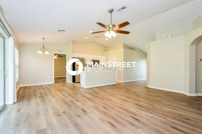 1919 Ne 14th St - Photo 4 of 16