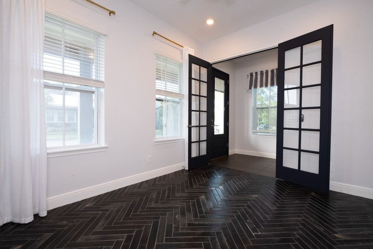 6665 Bridgman St - Photo 6 of 50