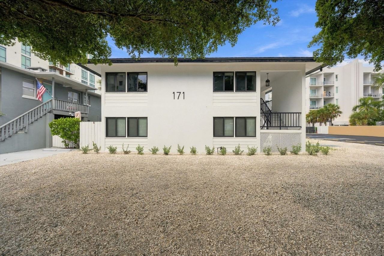 171 Golden Gate Pt - Photo 2 of 50