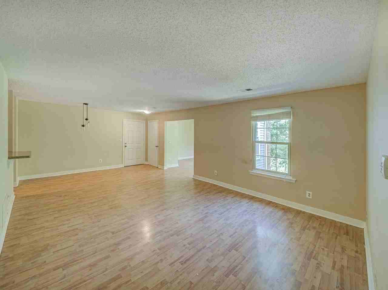 19-7 Augusta Ct - Photo 5 of 32