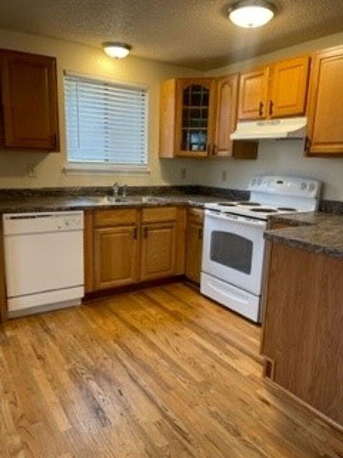 5219 S Orchard St #A - Photo 3 of 10