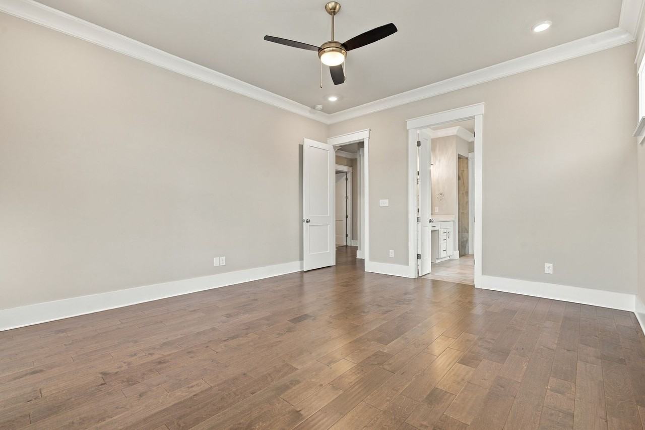 240 Farmhouse Dr - Photo 5 of 18