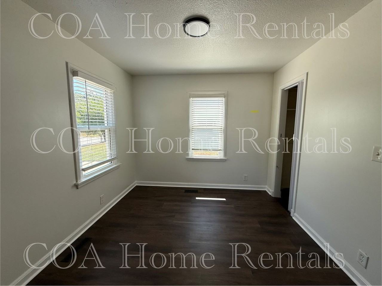 1109 N Custer St - Photo 5 of 23