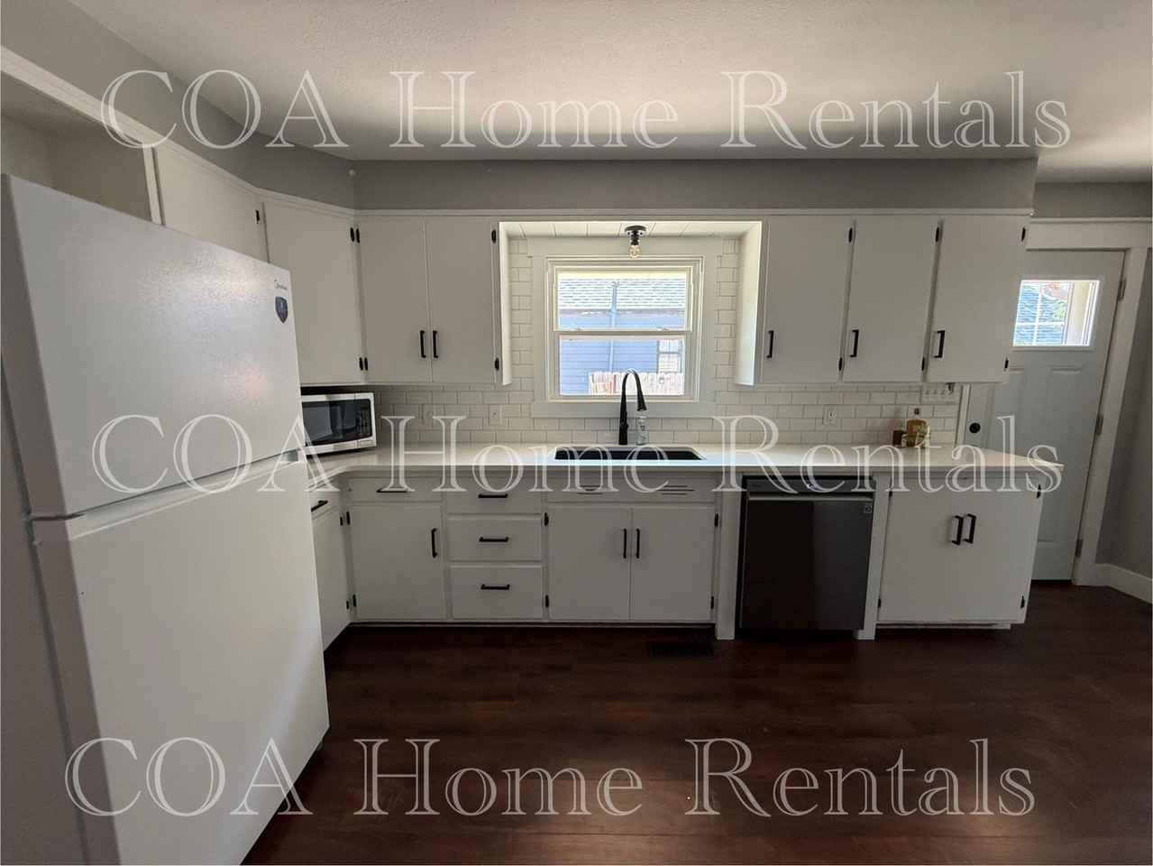 1109 N Custer St - Photo 6 of 23