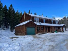 featured image of 427 N Oak St