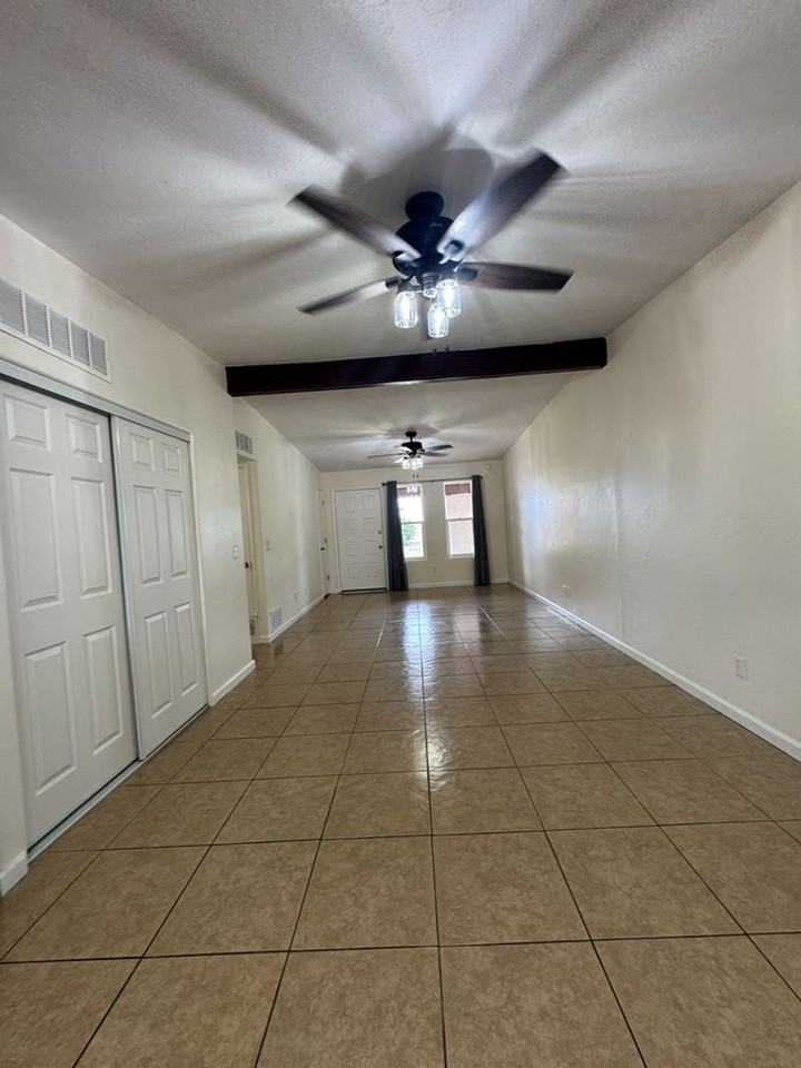 860 Catalina Dr - Photo 4 of 27