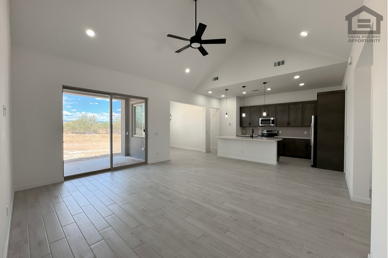 24045 N 197th Ave - Photo 6 of 37