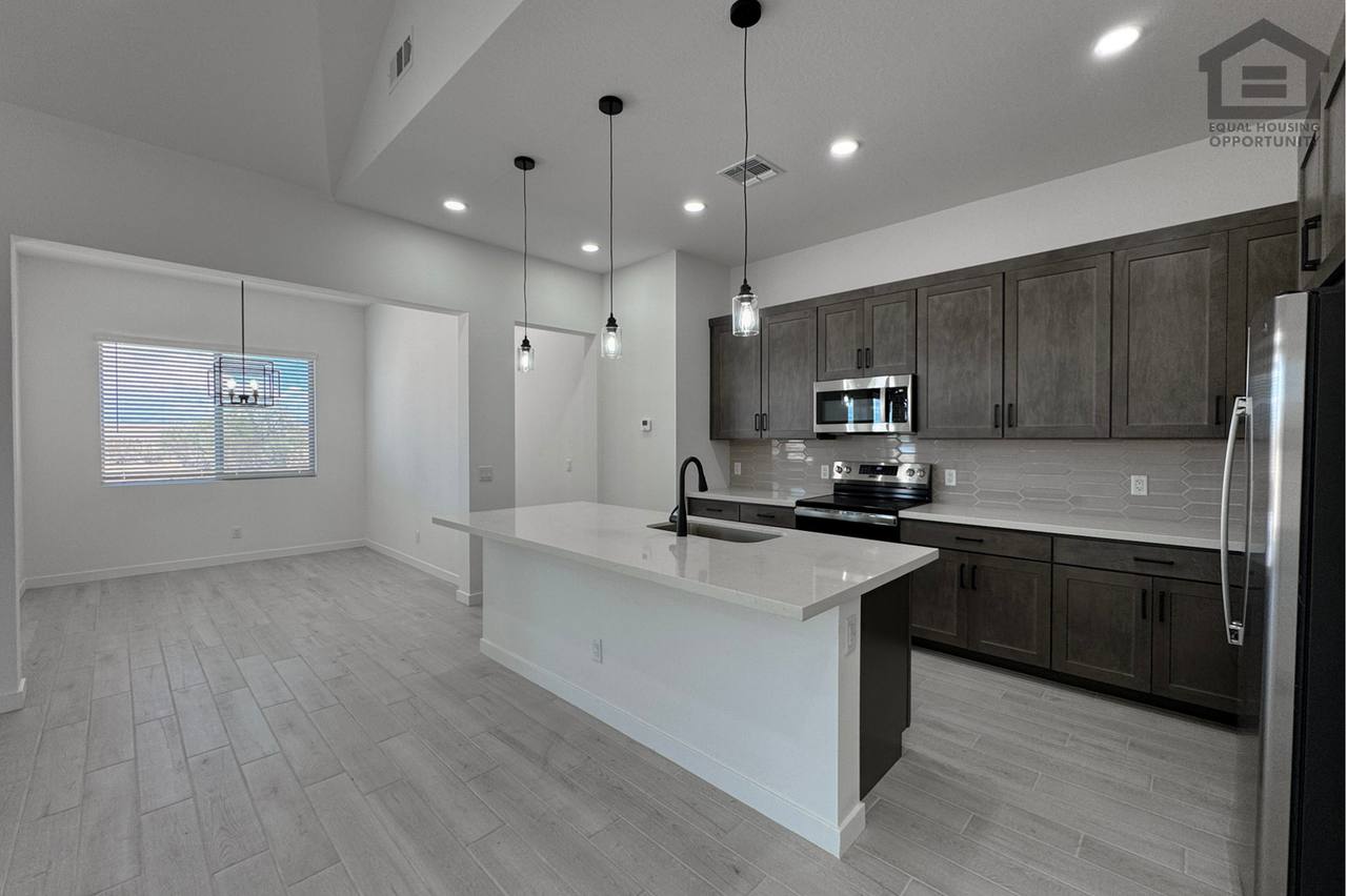 24045 N 197th Ave - Photo 7 of 37