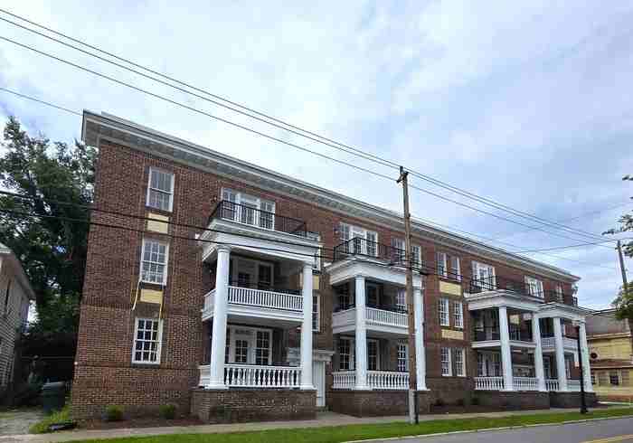 307 Bank St #C - Photo 2 of 9