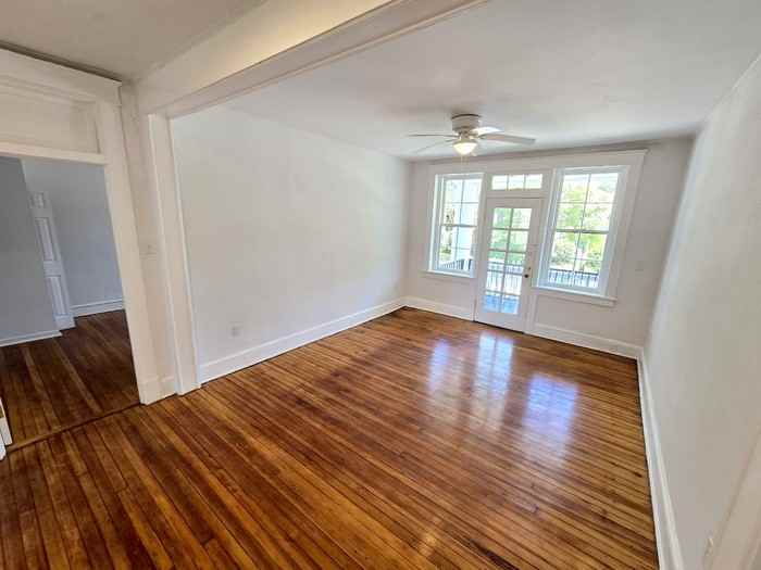 307 Bank St #C - Photo 5 of 9
