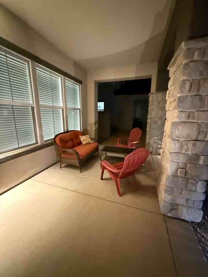 663 W Juniper Hill Dr - Photo 2 of 23