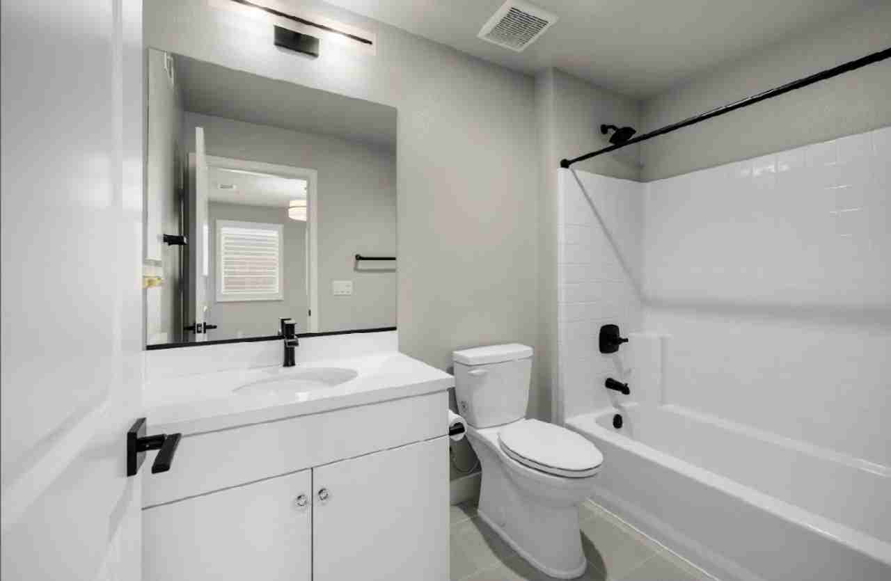 721 W Duarte Rd #B - Photo 7 of 8