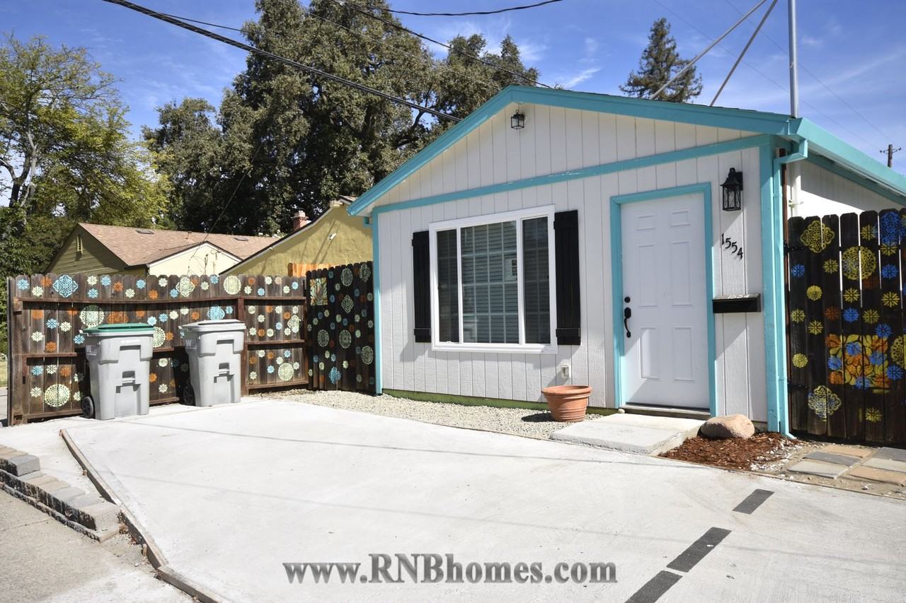 1554 Maryland Ave - Photo 2 of 8