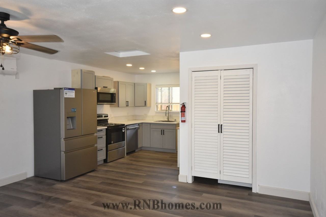 1554 Maryland Ave - Photo 4 of 8