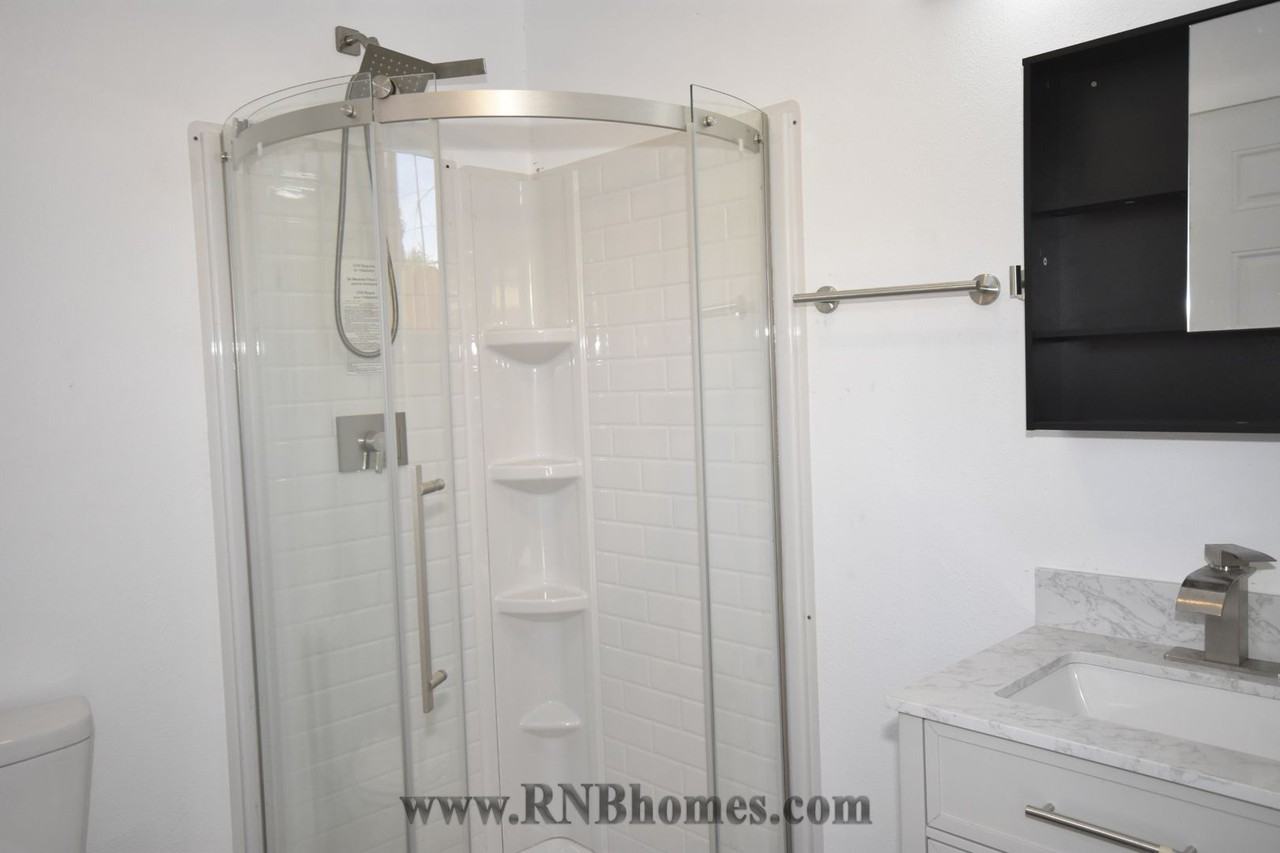 1554 Maryland Ave - Photo 6 of 8