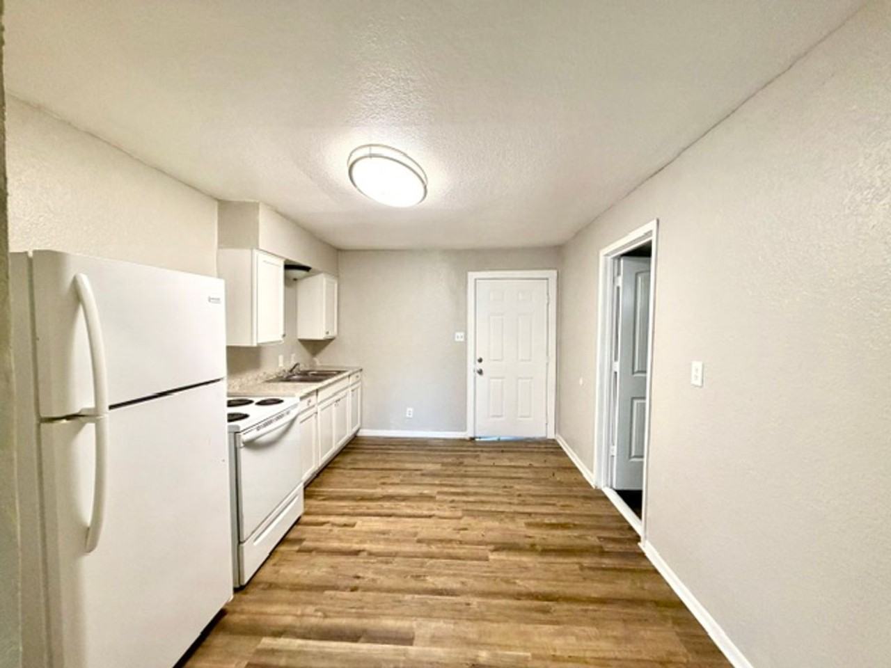 2613 Baylor Ave - Photo 3 of 7