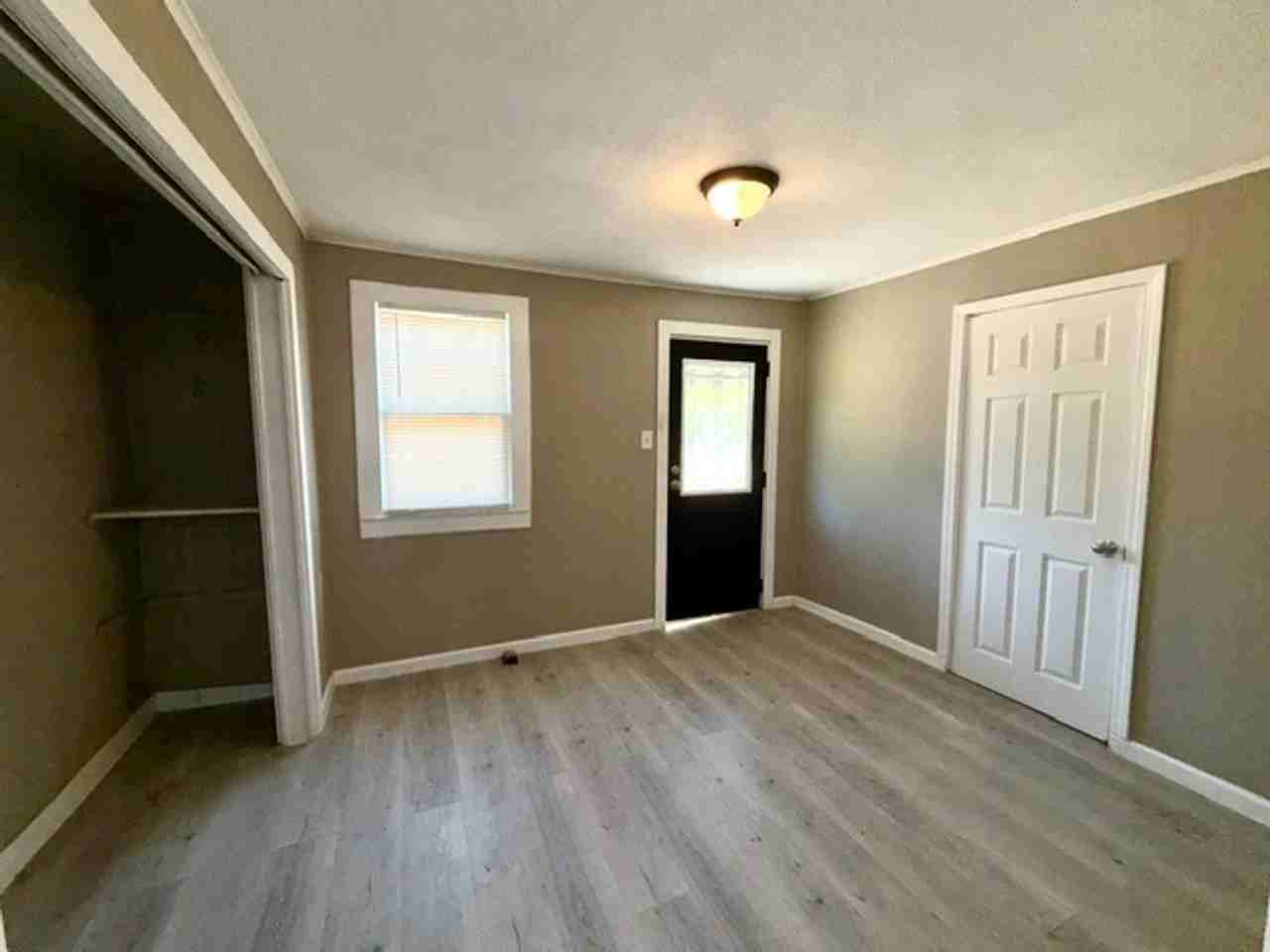 3701 N 23rd St - Photo 5 of 14