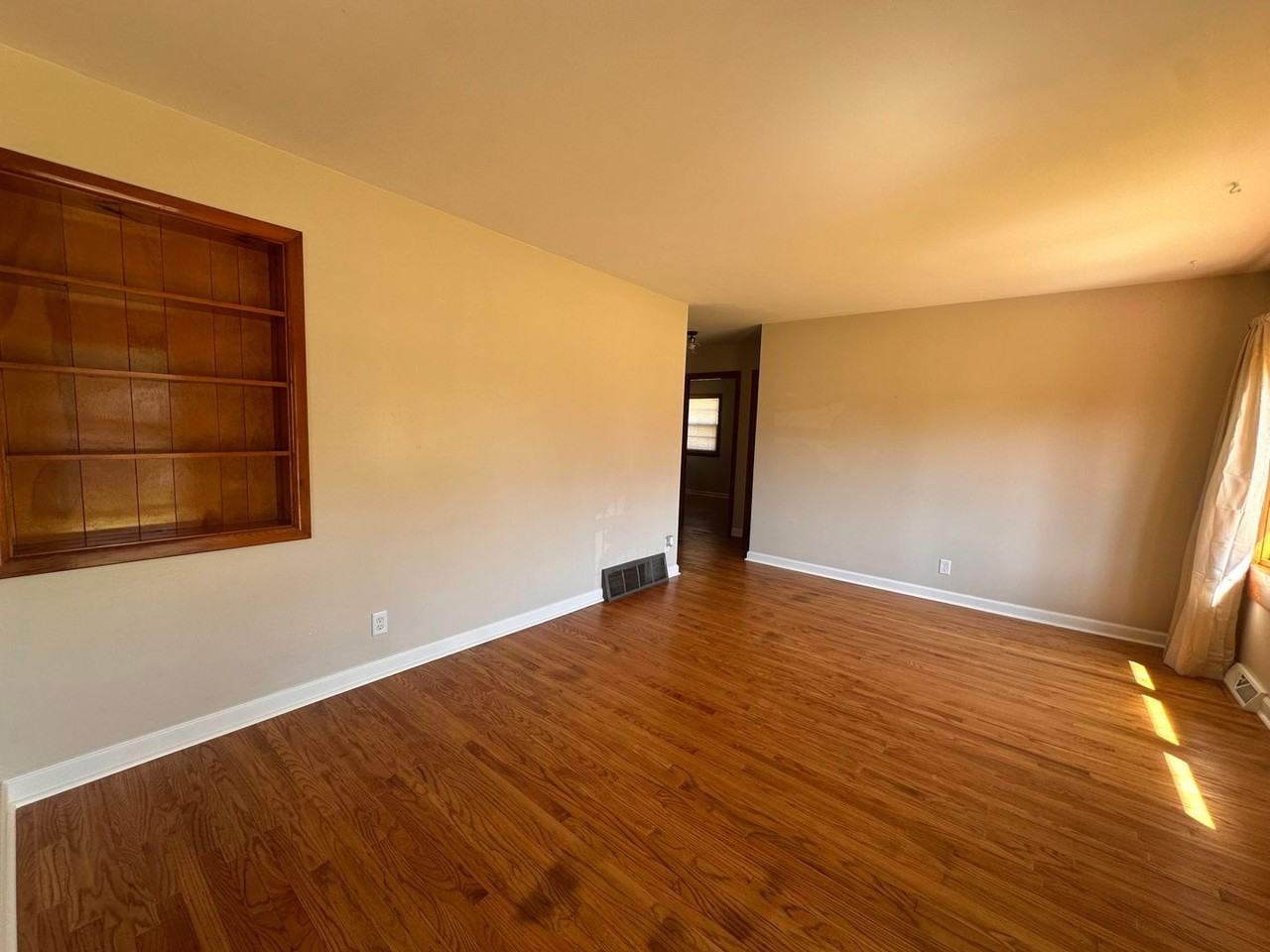 4806 Imperial Ter - Photo 4 of 28