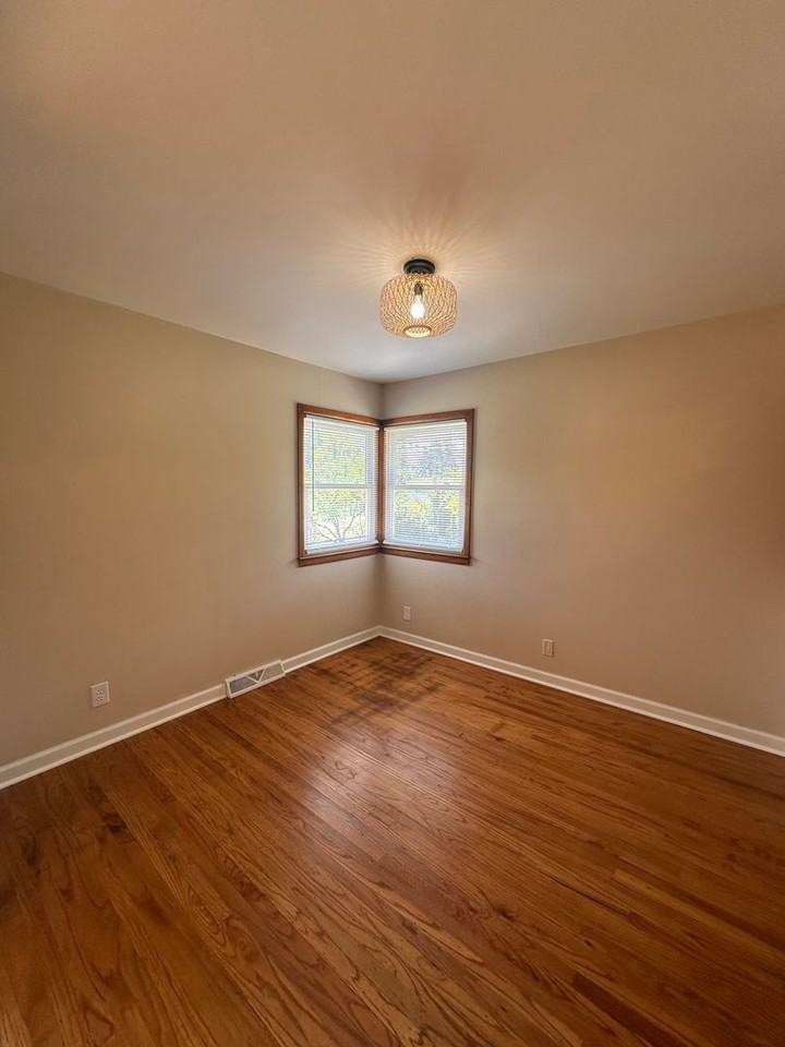 4806 Imperial Ter - Photo 6 of 28