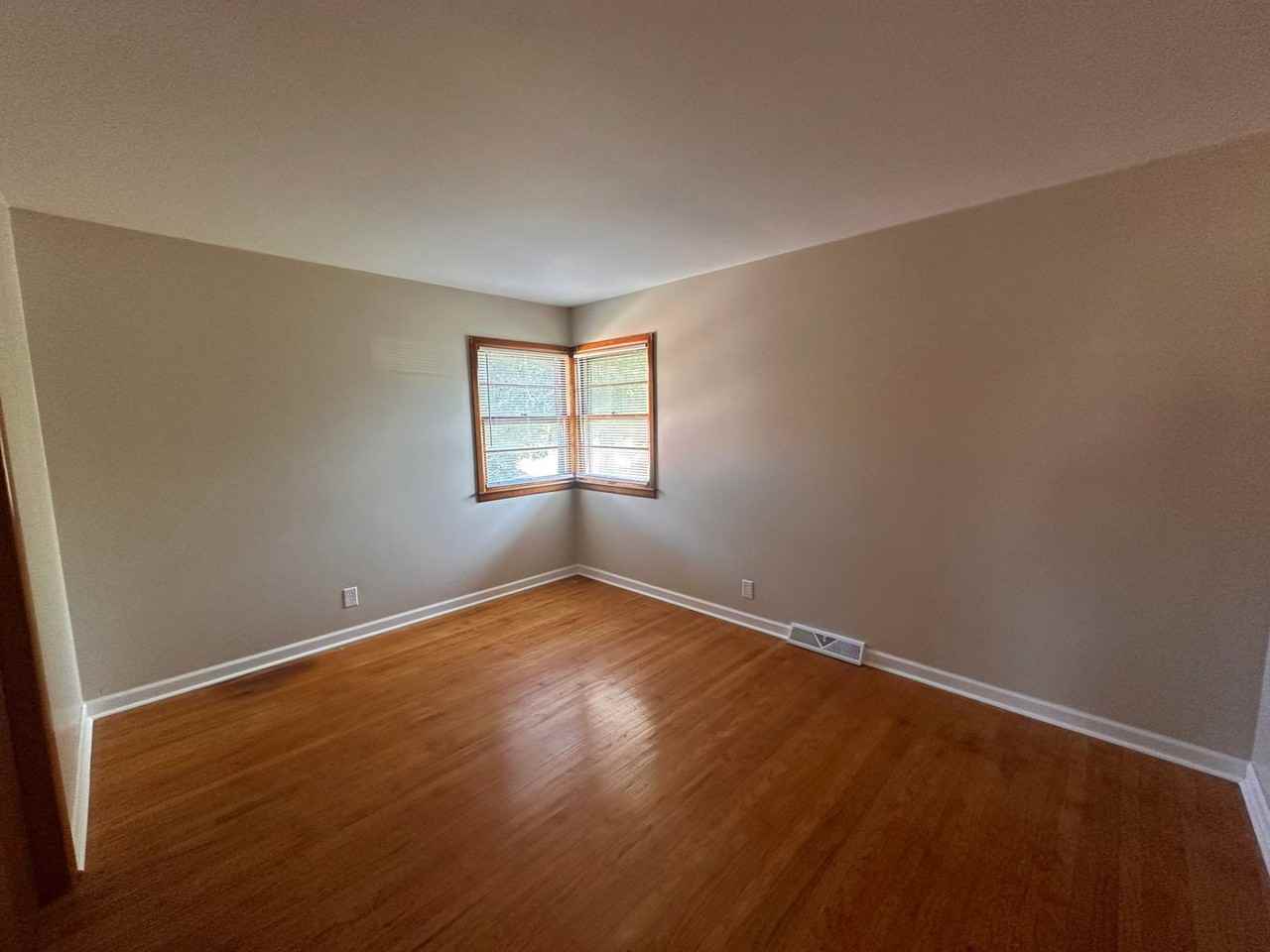 4806 Imperial Ter - Photo 7 of 28
