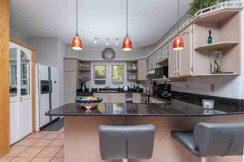 39 Yoho Tinda Rd - Photo 7 of 31
