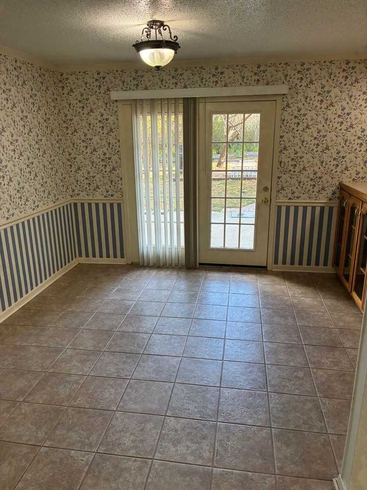414 Walnut St - Photo 4 of 18