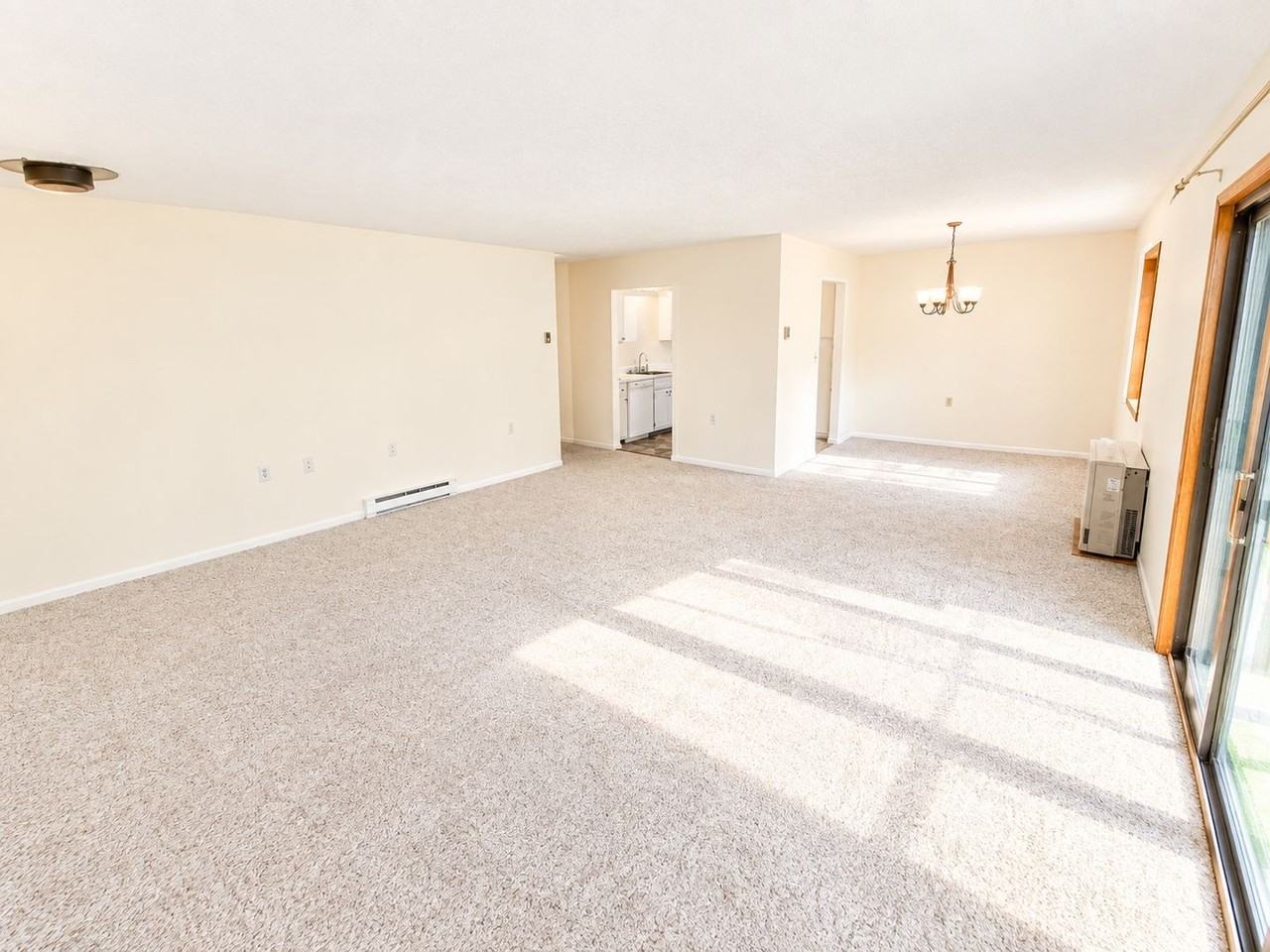 50 Hawthorne Cir - Photo 3 of 12