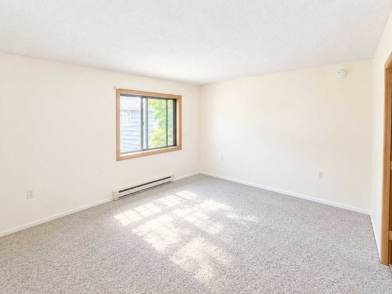 50 Hawthorne Cir - Photo 5 of 12