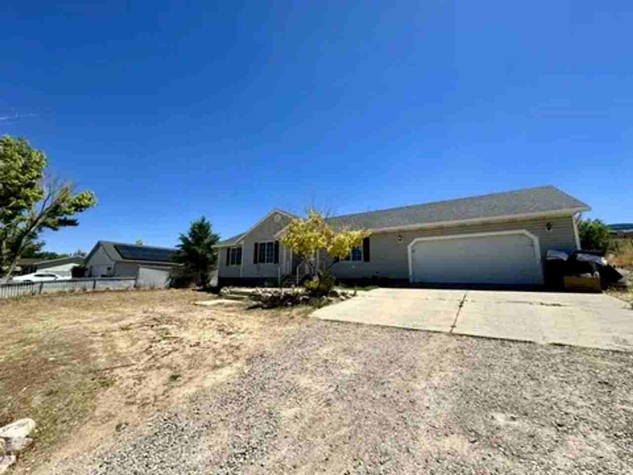 4468 N Pioneer Dr - Photo 2 of 23