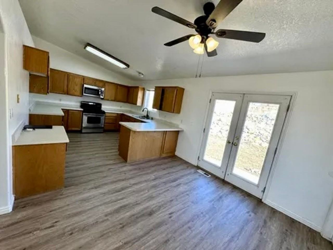 4468 N Pioneer Dr - Photo 4 of 23