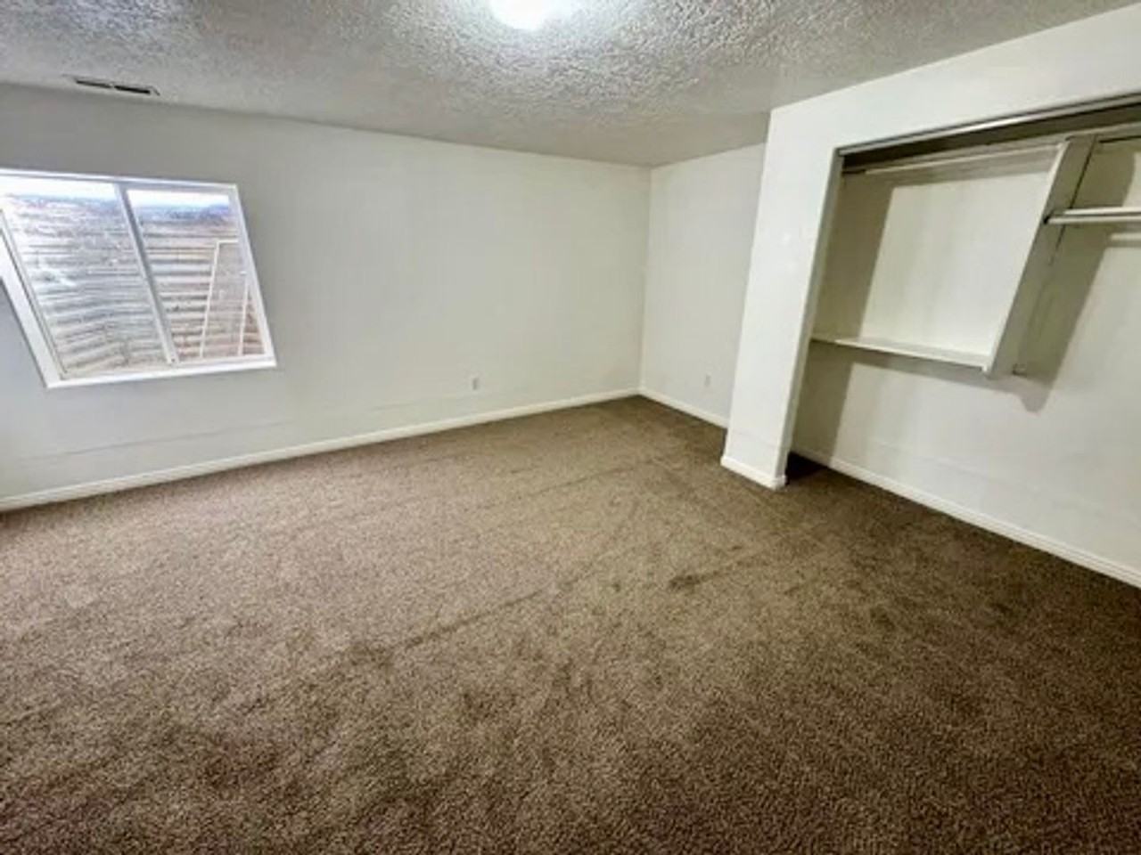 4468 N Pioneer Dr - Photo 7 of 23