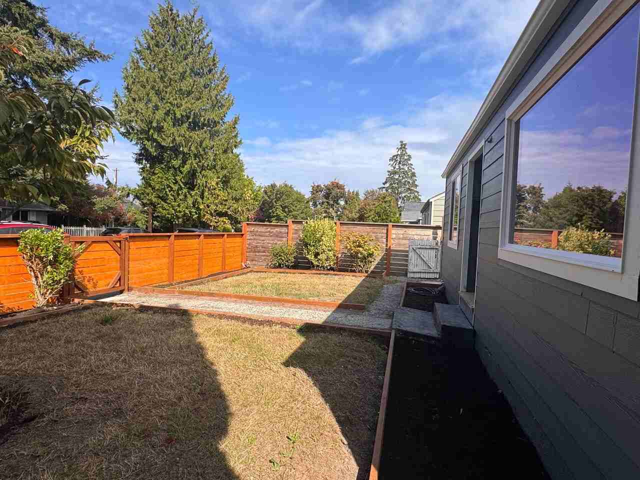 9230 21st Ave Sw - Photo 2 of 11