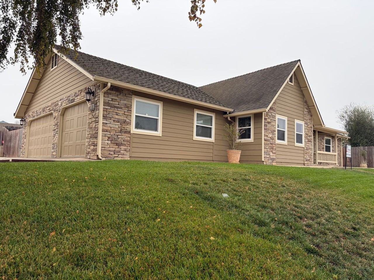 608 Hope Terrace Ct - Photo 3 of 18