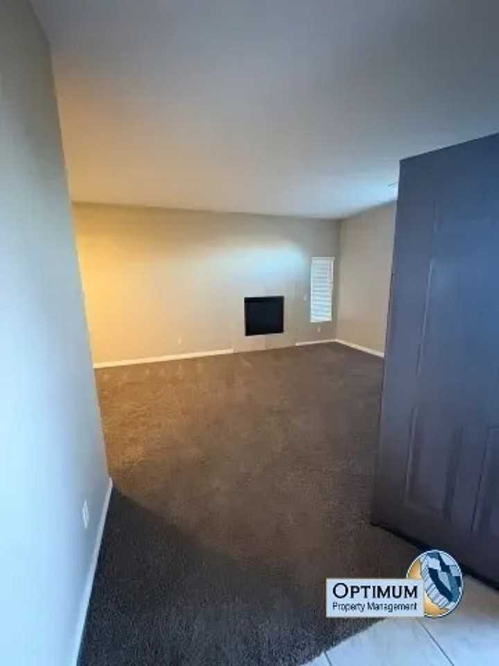 12765 Boeing Ct - Photo 5 of 29