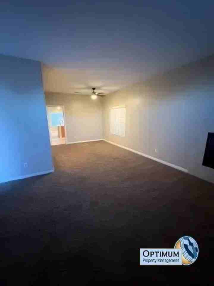 12765 Boeing Ct - Photo 6 of 29