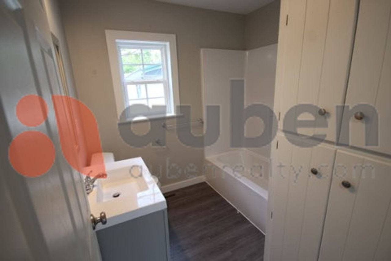 5003 Carolyn Ln - Photo 5 of 9