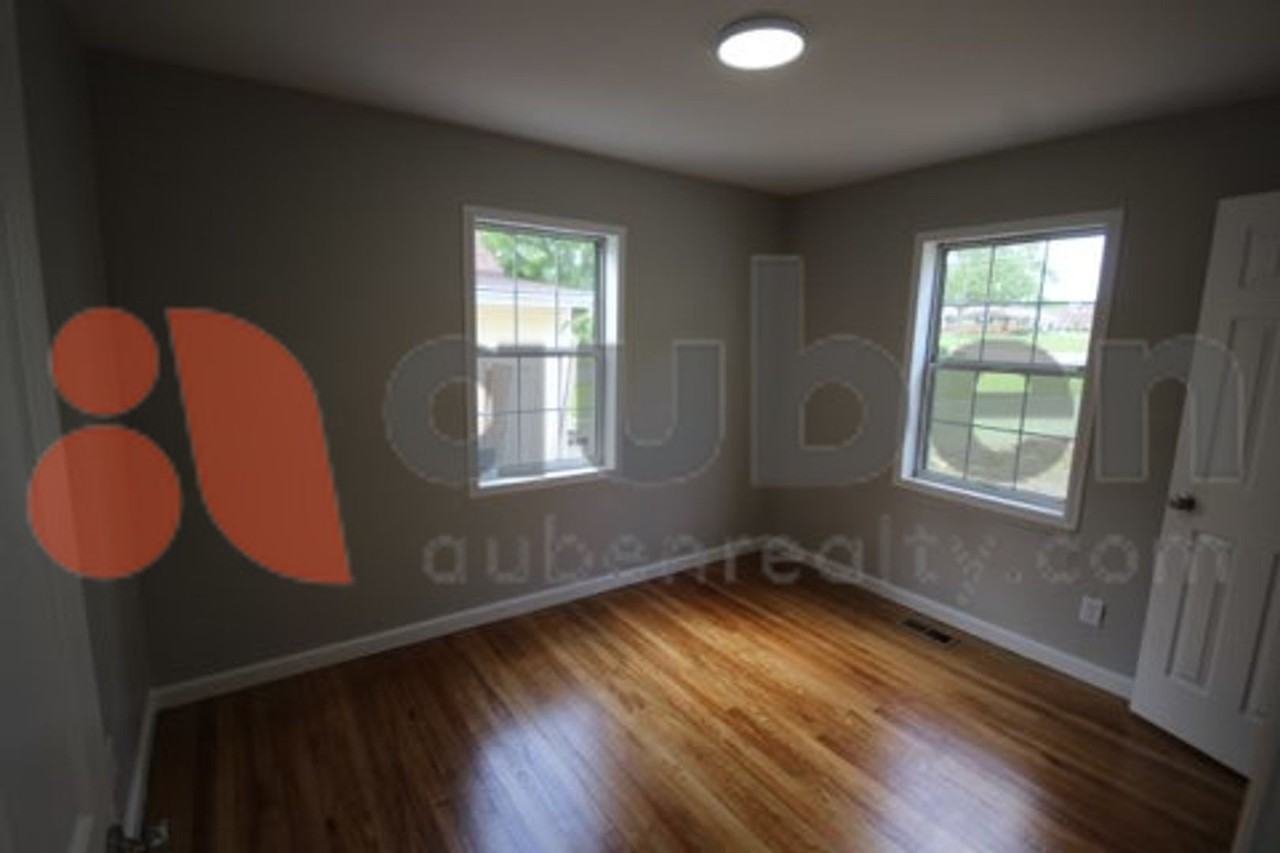 5003 Carolyn Ln - Photo 7 of 9