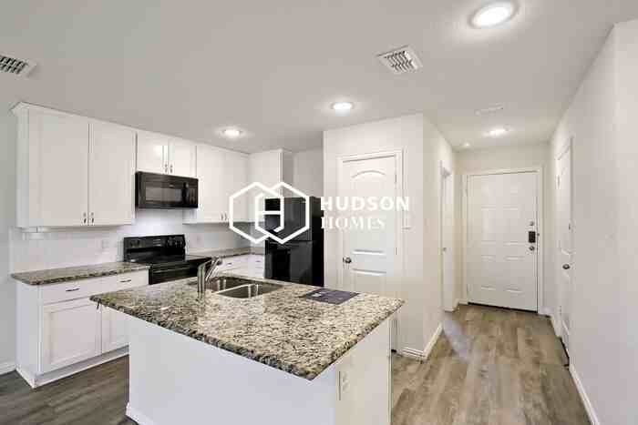 2721 William St - Photo 5 of 14