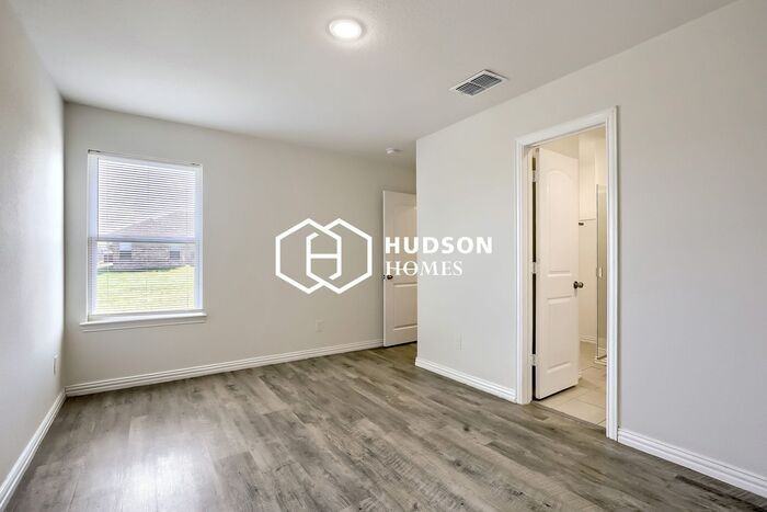 2721 William St - Photo 7 of 14