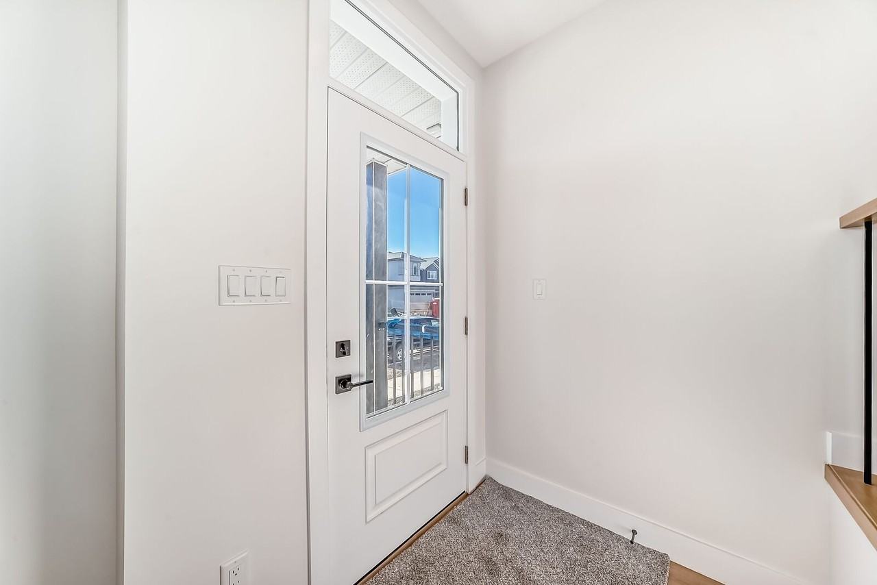 100 Elliott Wynd - Photo 3 of 45