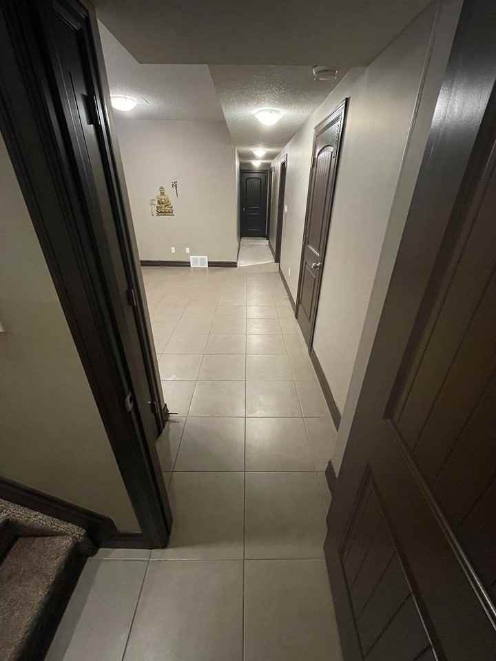 9930 157 St Nw - Photo 3 of 8