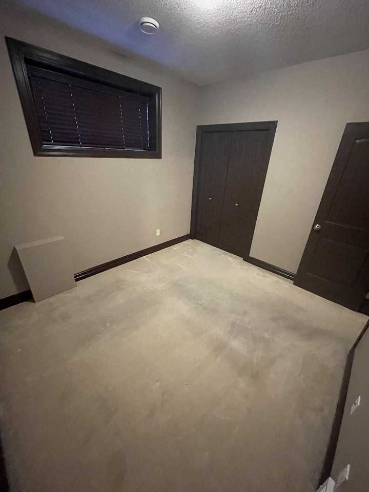 9930 157 St Nw - Photo 5 of 8