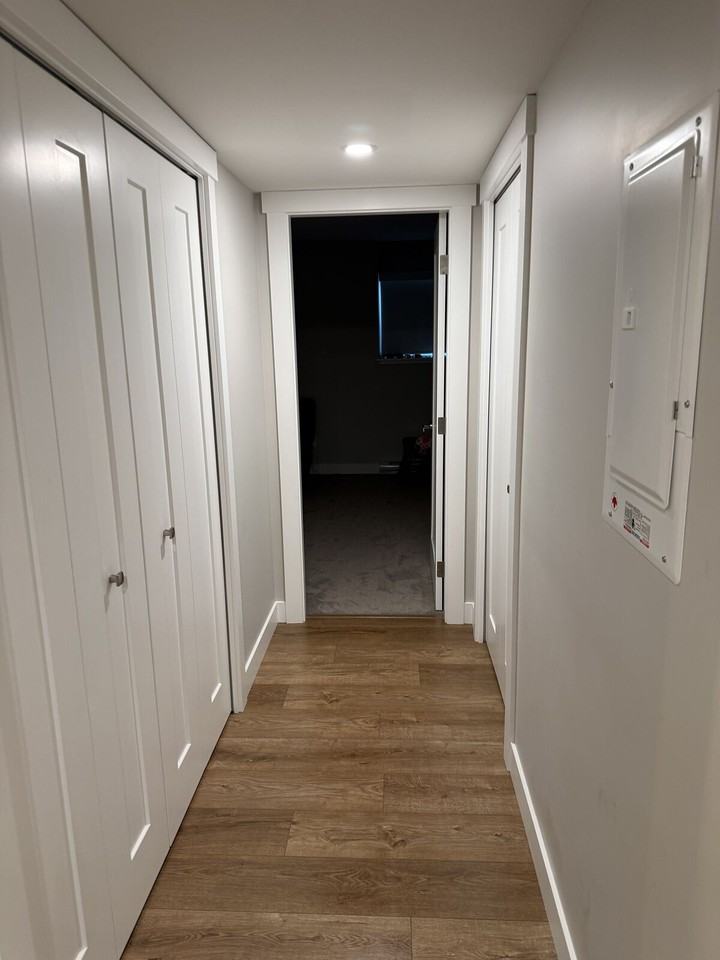 5623 Kingbird Cres - Photo 6 of 9