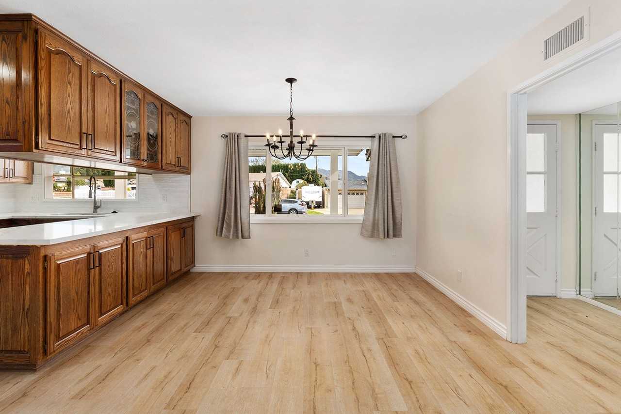 3569 Austin Ave - Photo 5 of 33