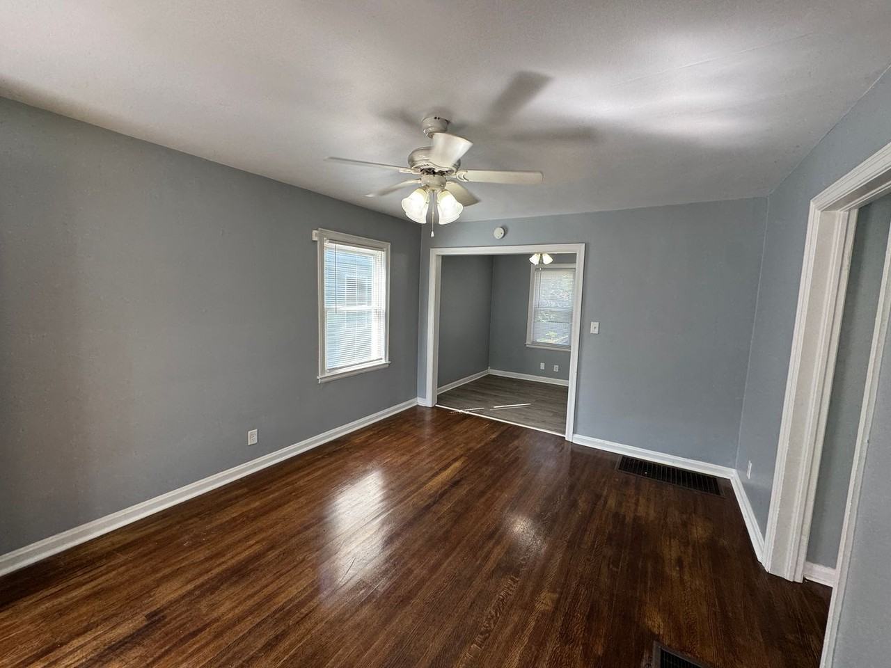 1952 Wallace Ave - Photo 3 of 25
