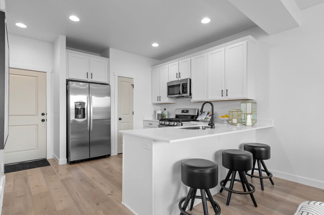 1583 E 6755 N - Photo 2 of 23