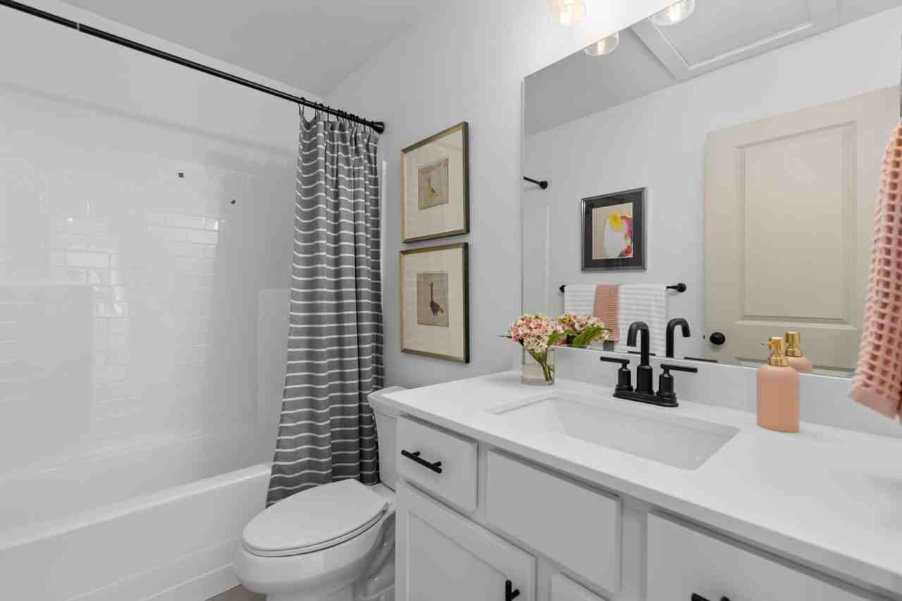 1583 E 6755 N - Photo 7 of 23
